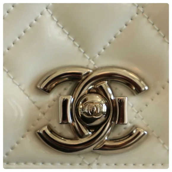 CHANEL ⭐️AUTHENTIC⭐️Small Patent Coco Boy Flap Bag - Picture 3 of 17